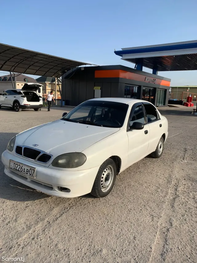 Daewoo Lanos 1997 · 1.6 MT