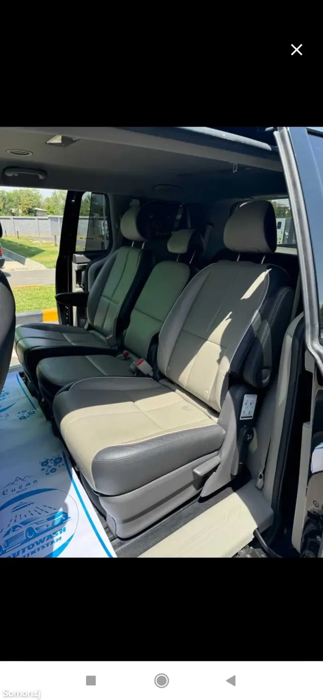 Kia Carnival 2014 · 3.3 AT