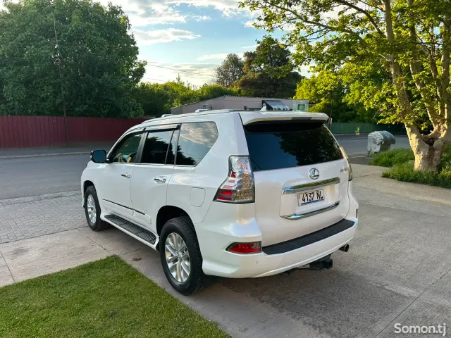 Lexus GX series 2015 · 4.6 AT