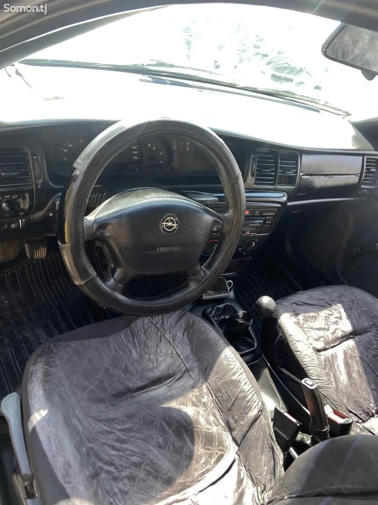 Opel Vectra B 1996 · 1.6 MT