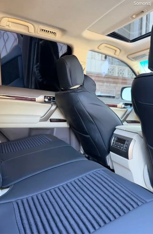 Lexus GX series 2010 · 4.6 AT