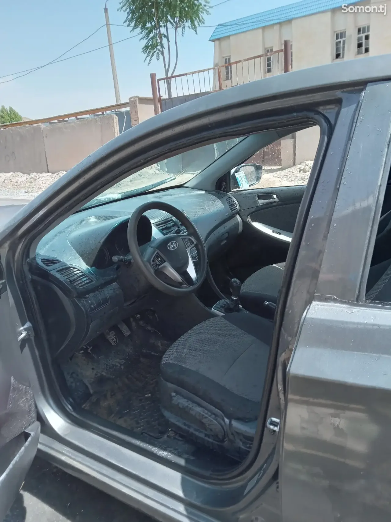 Hyundai Solaris 2014 · MT