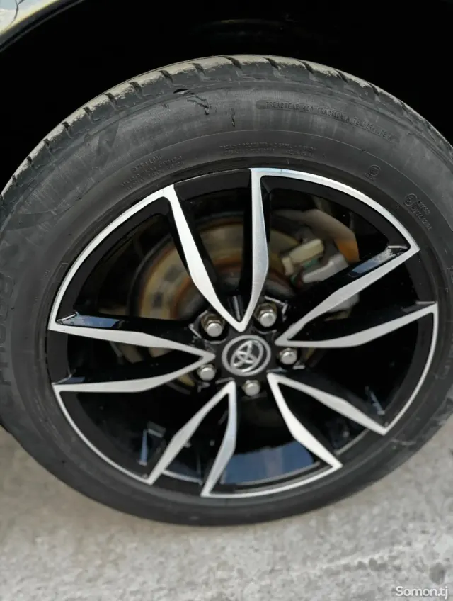Toyota Camry 2017 · 2.5 AT