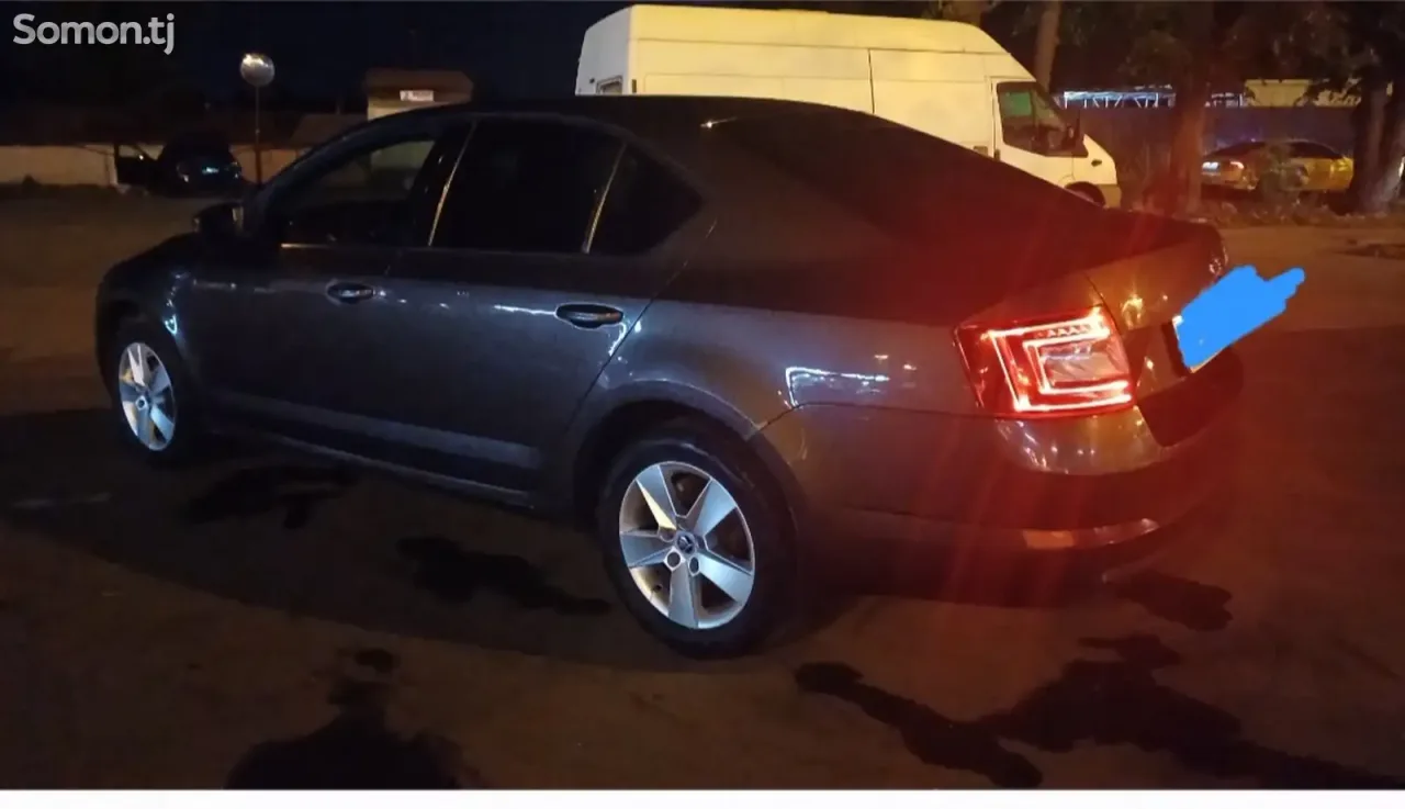 Skoda Octavia 2016 · 1.6 AT