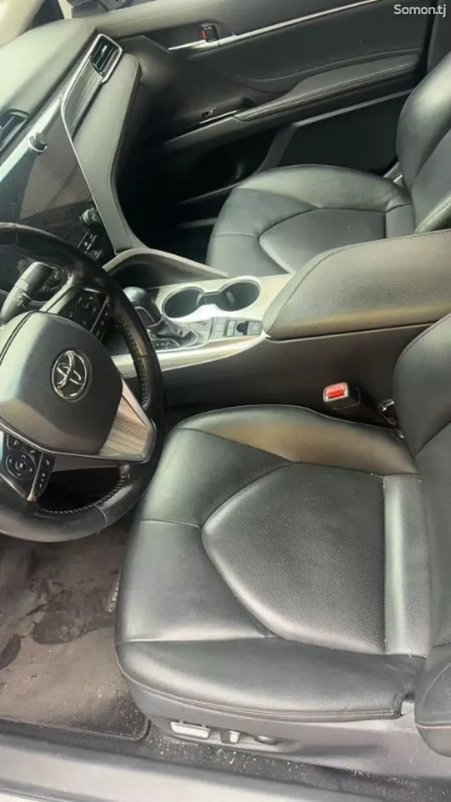 Toyota Camry 2020 · 2.5 AT
