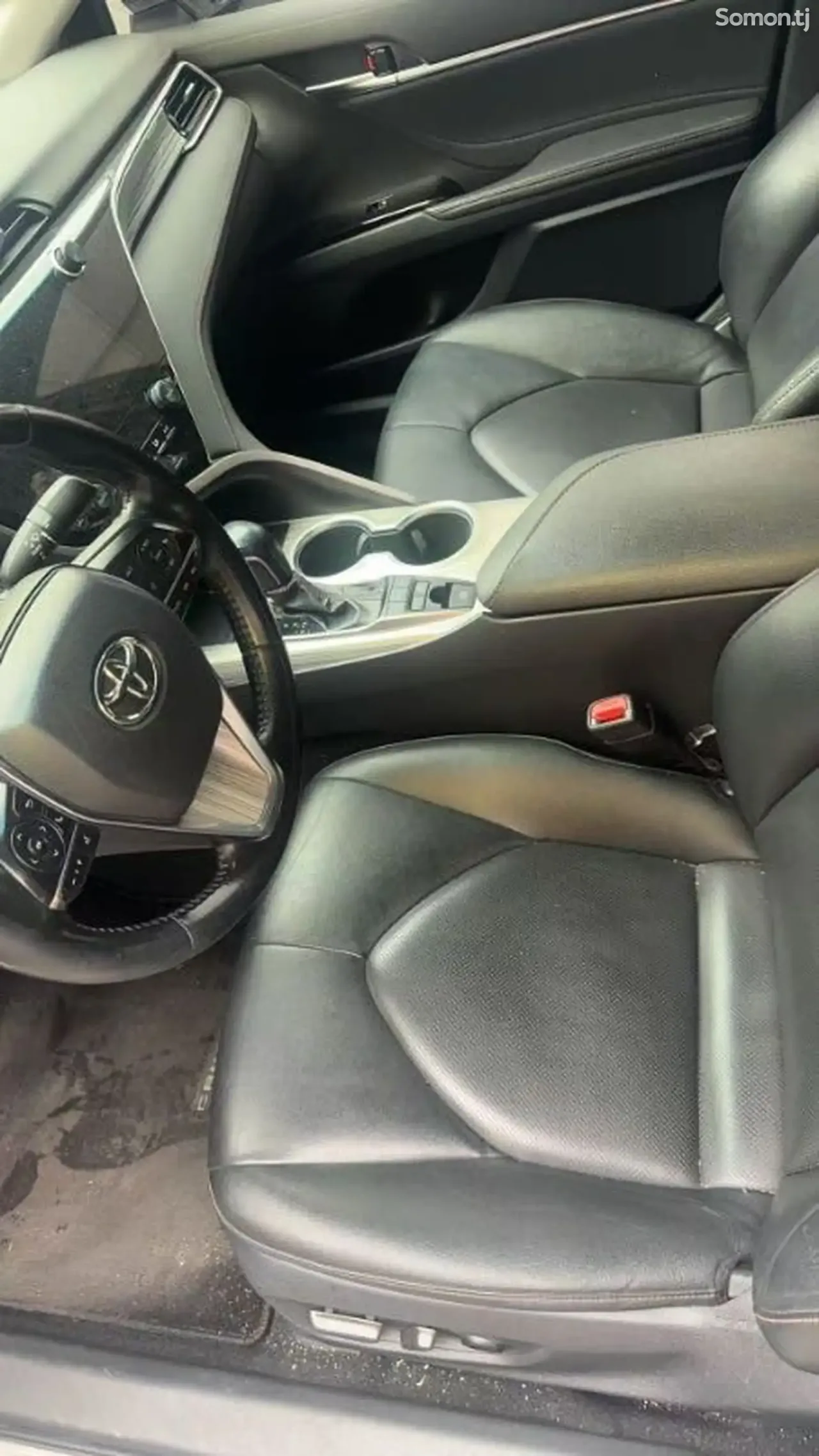 Toyota Camry 2020 · 2.5 AT