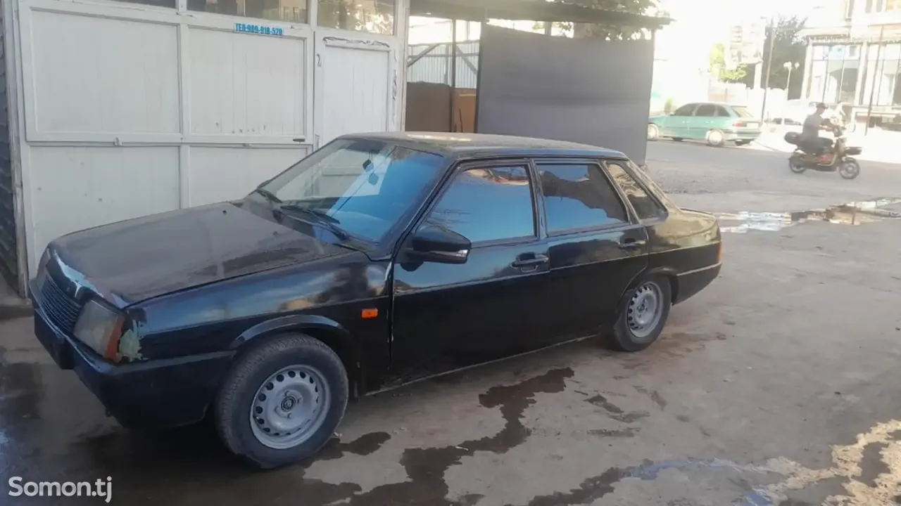 Lada (ВАЗ) 21099 2003 · 1.7 MT