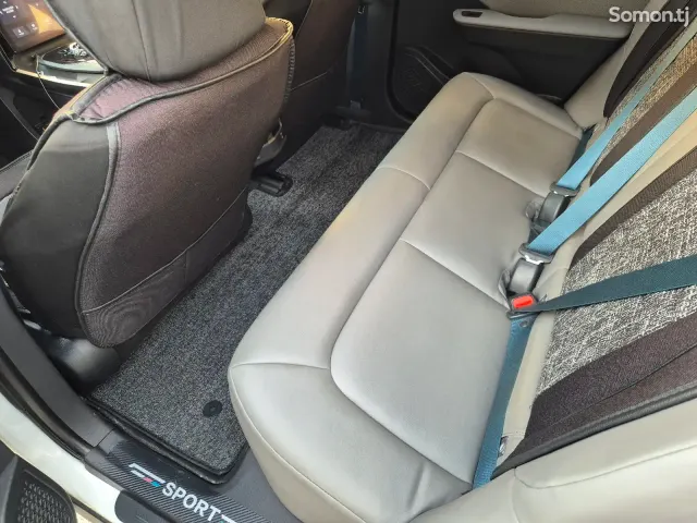 Toyota bZ3 2025 · CVT