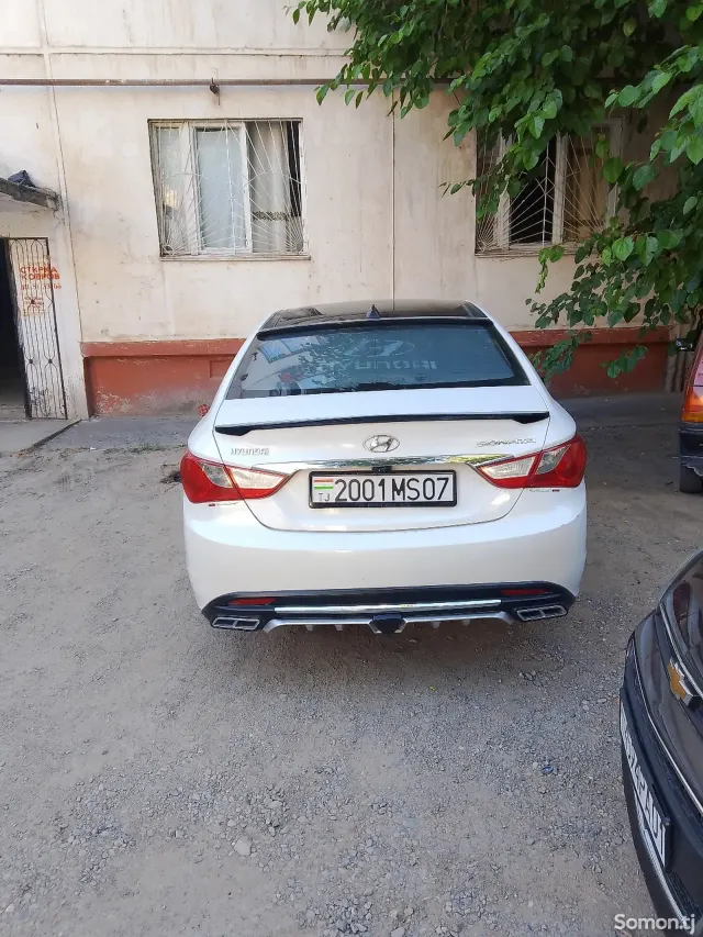 Hyundai Sonata 2011 · 2.0 AT