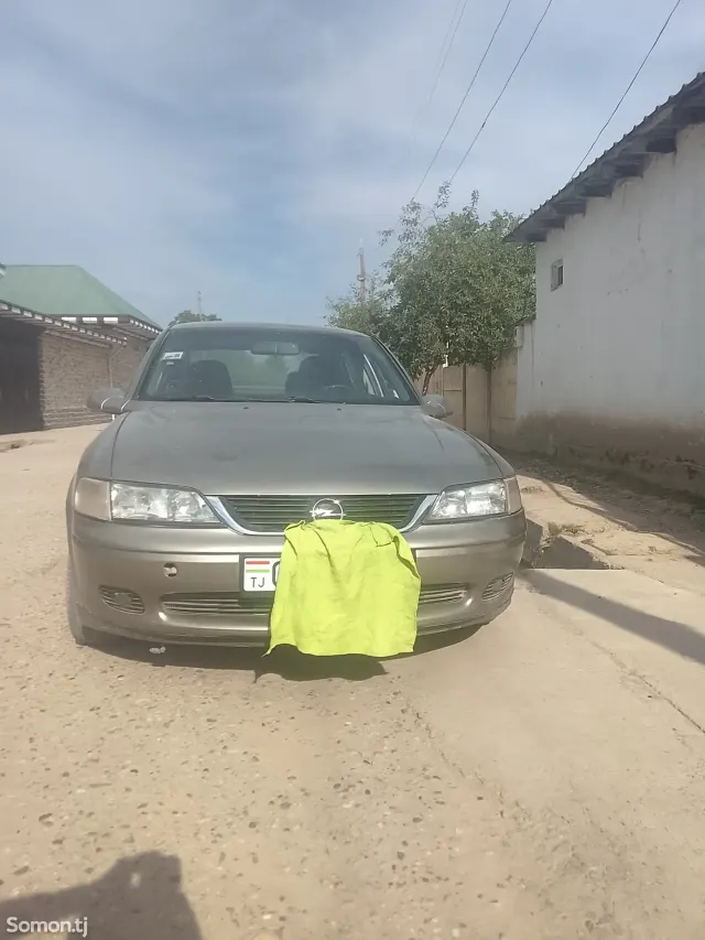 Opel Vectra B 1996 · 1.6 MT