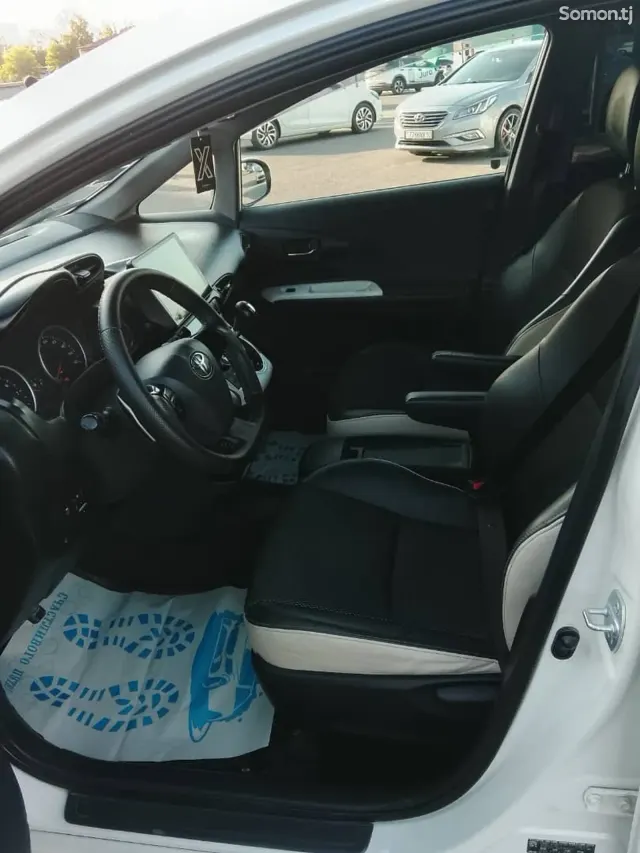 Toyota Wish 2015 · 1.8 AT