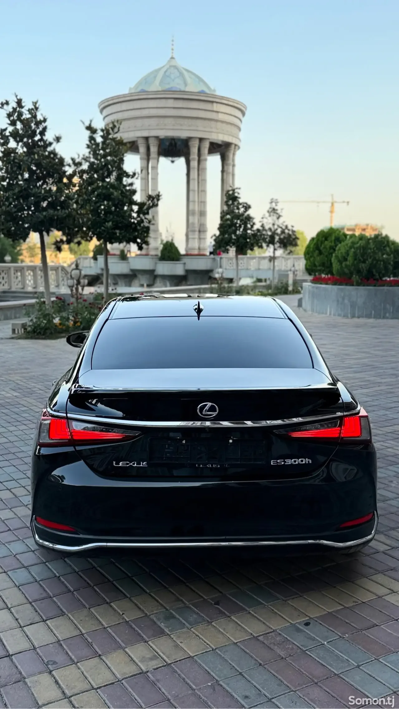 Lexus ES series 2020 · 2.5 AT