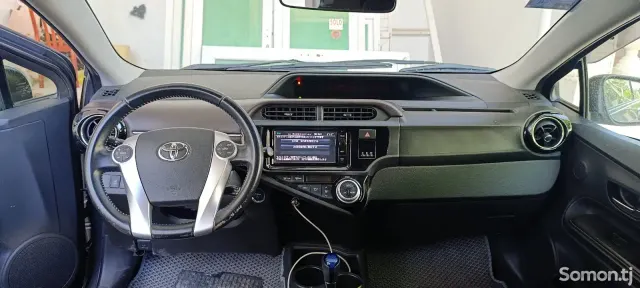 Toyota Aqua 2015 · 1.5 AT