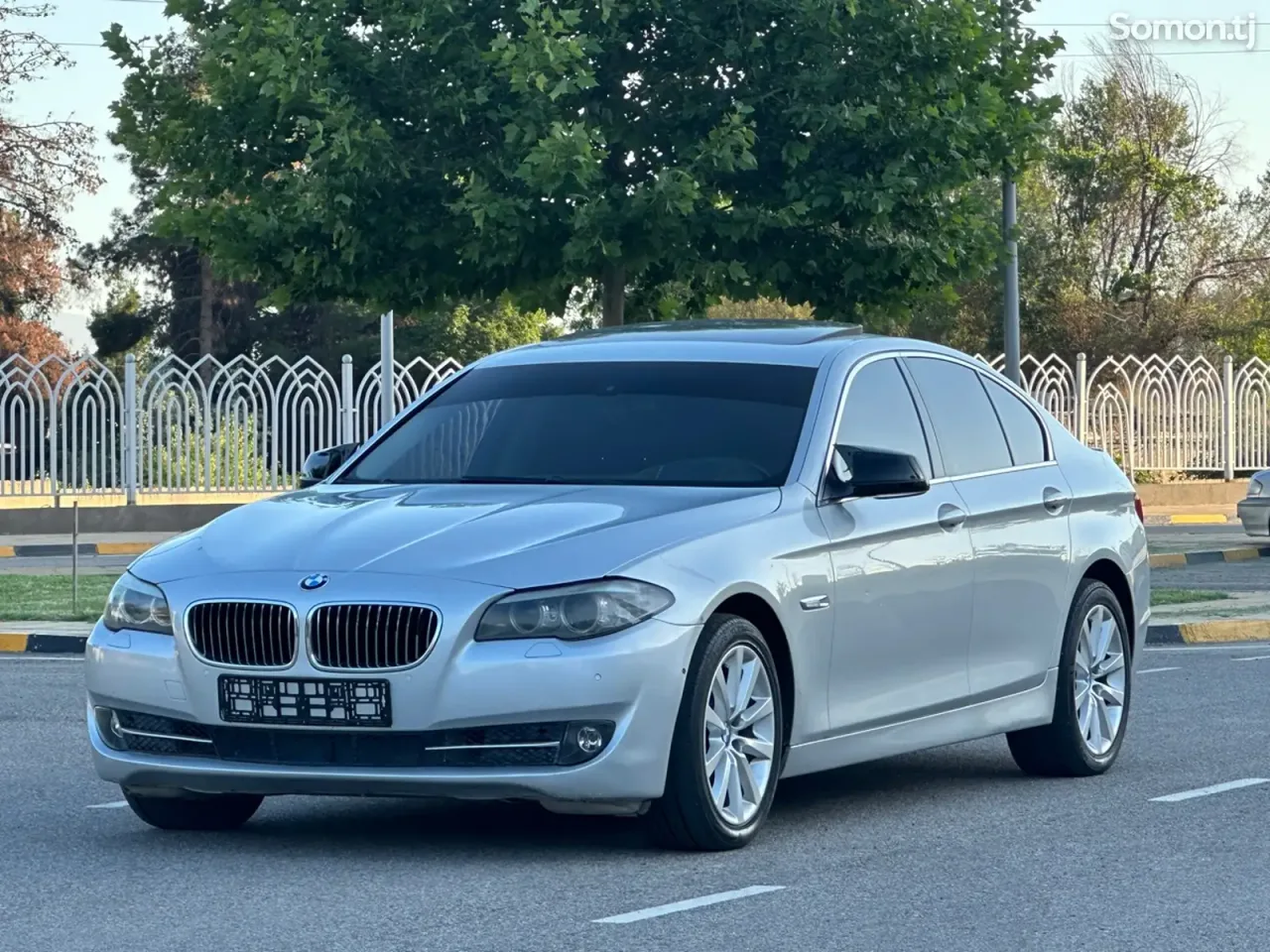 BMW M5 2011 · 2.8 AT