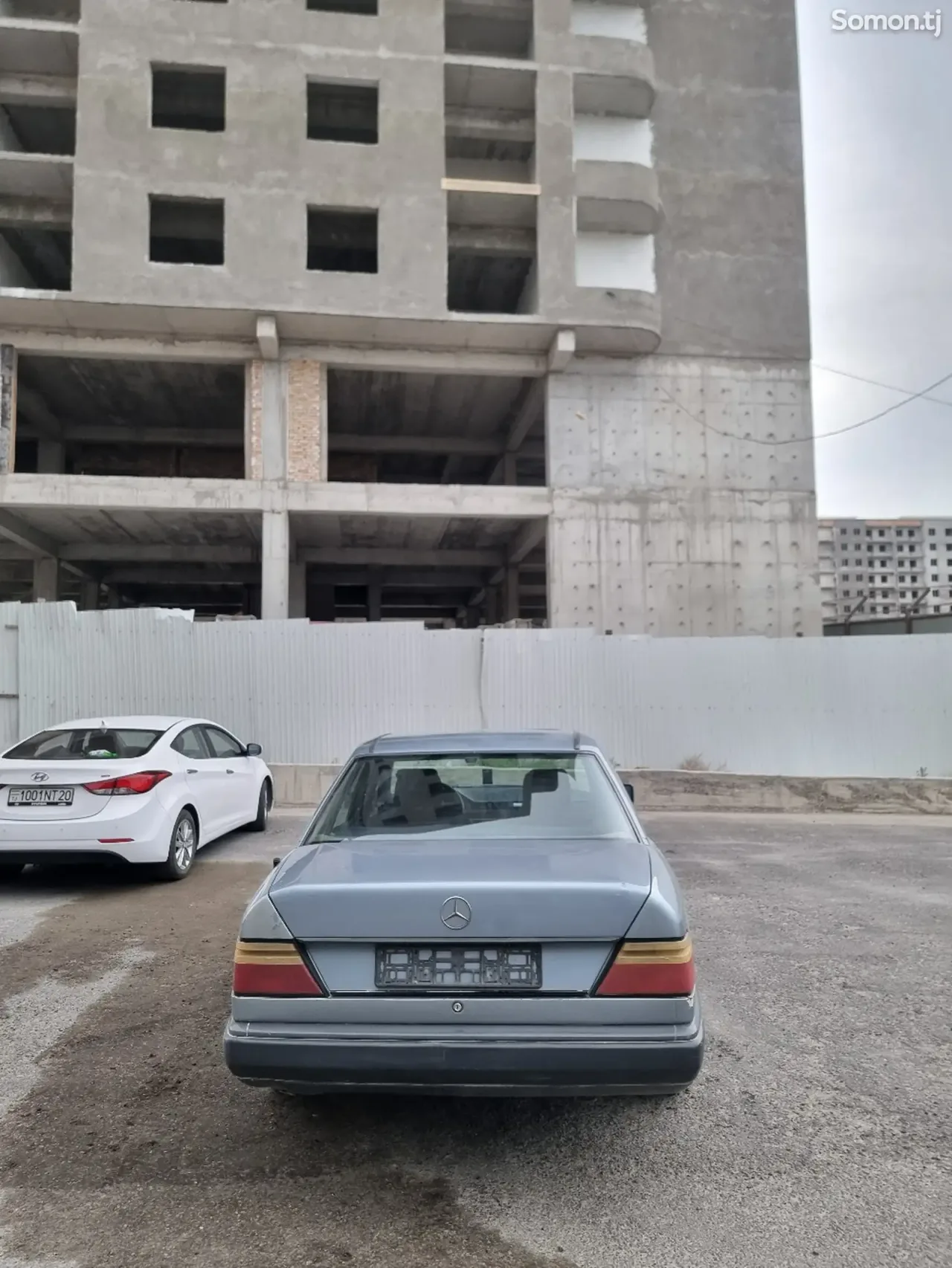 Mercedes-Benz W124 1987 · 2.5 MT