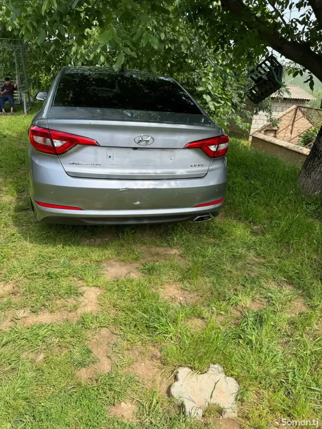 Hyundai Sonata 2015 · 2.0 AT