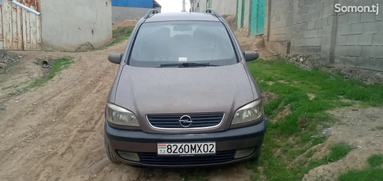 Opel Zafira 2000 · 1.6 MT
