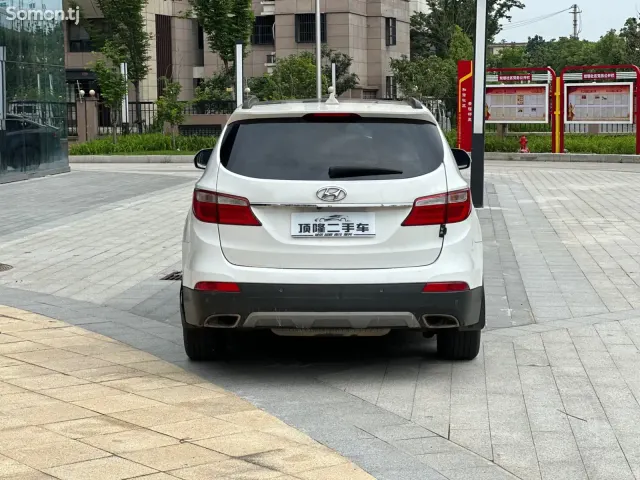 Hyundai Santa Fe 2014 · AT