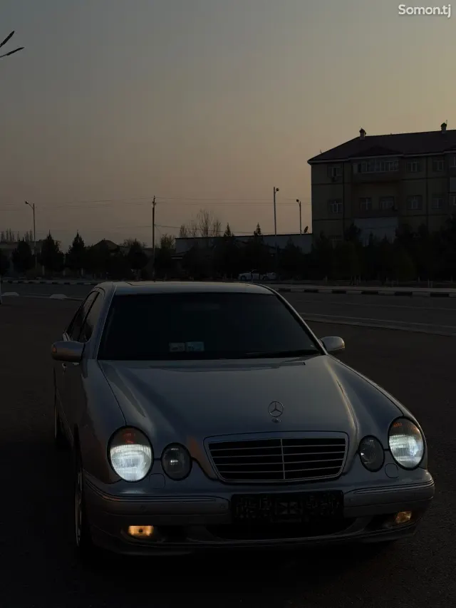 Mercedes-Benz E class 2000 · 3.2 AT