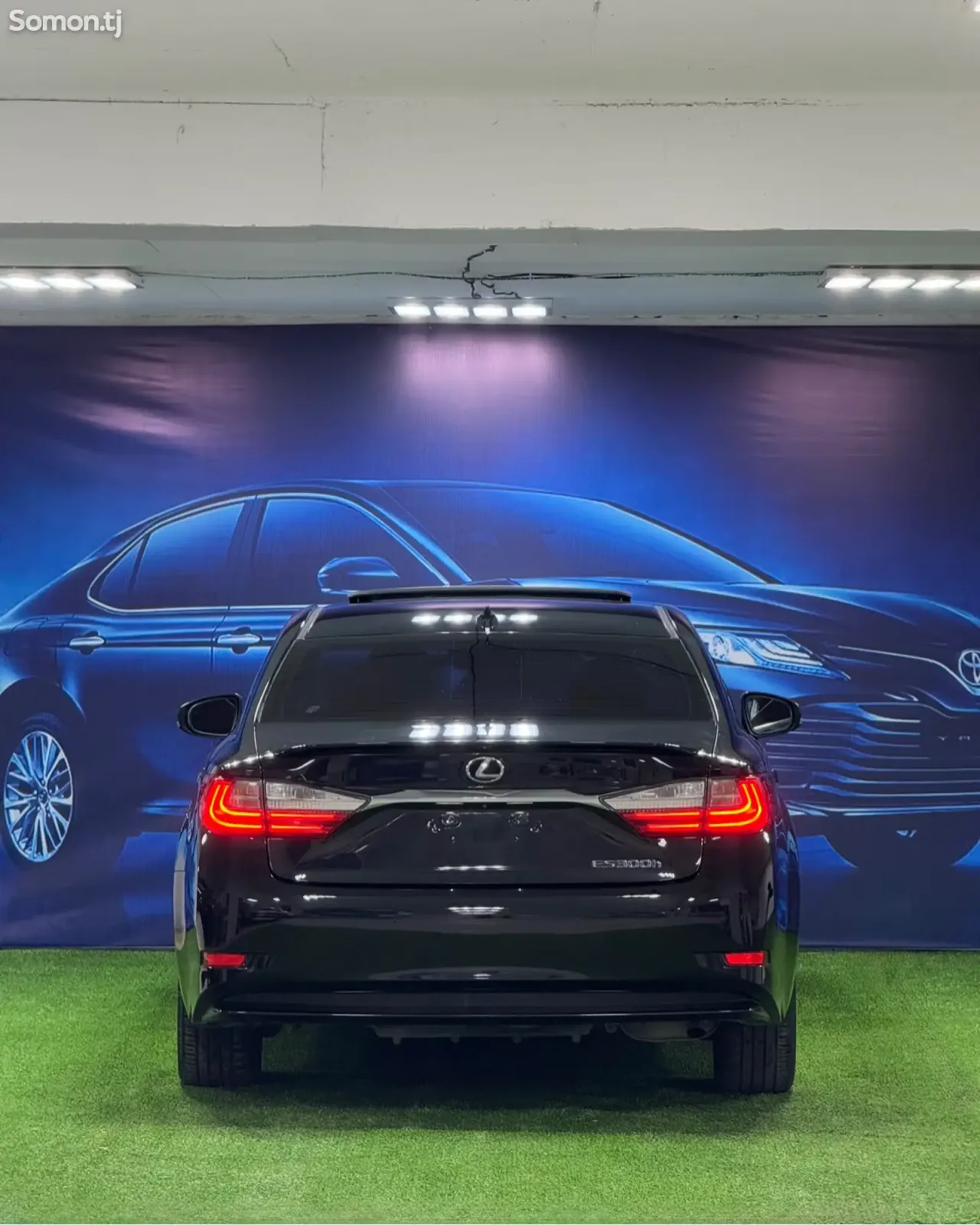 Lexus ES series 2018 · 2.5 AT