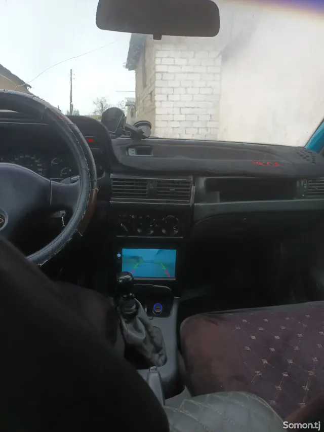 Daewoo Nexia 1995 · 1.6 MT