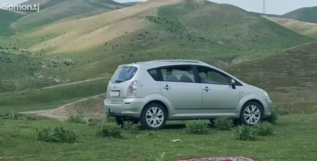 Toyota Verso 2006 · 1.8 MT