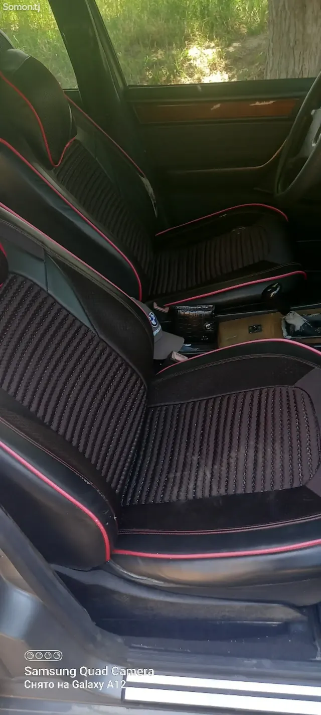 Mercedes-Benz E class 1990 · 2.5 MT