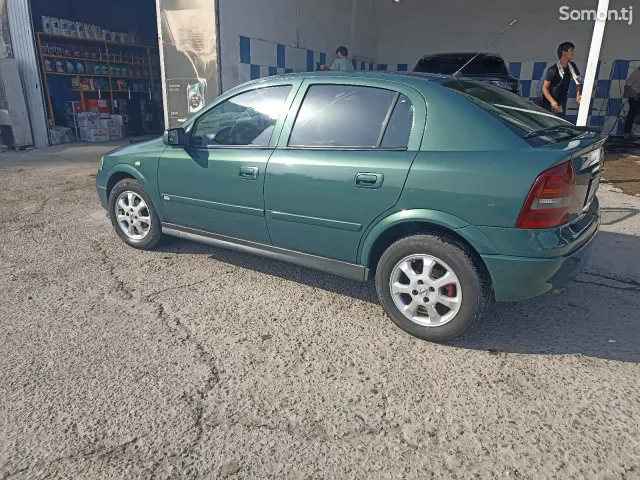 Opel Astra G 2001 · 1.6 MT