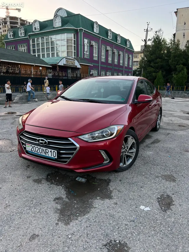 Hyundai Elantra 2018 · 2.0 AT