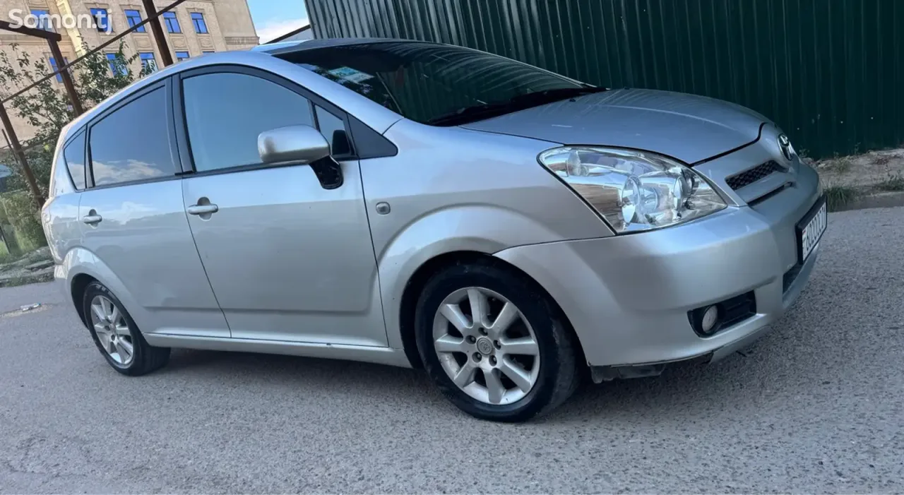 Toyota Verso 2006 · 2.2 MT