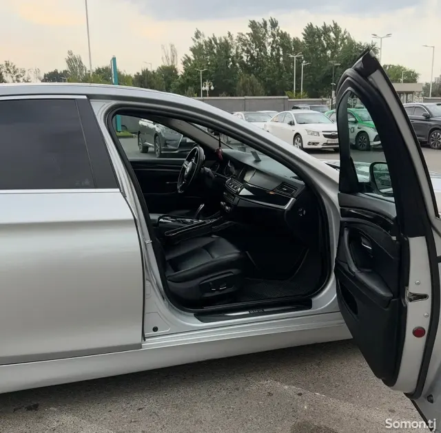 BMW 5 series 2015 · 2.0 AT
