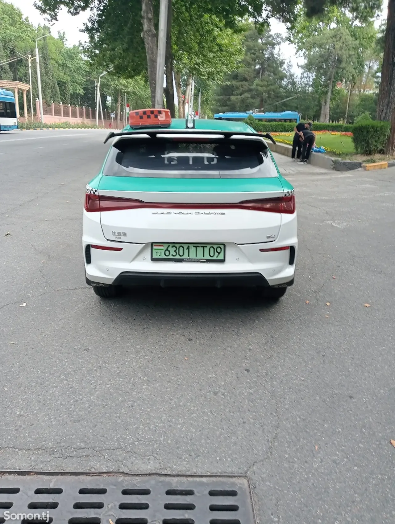 BYD E2 2022 · AT