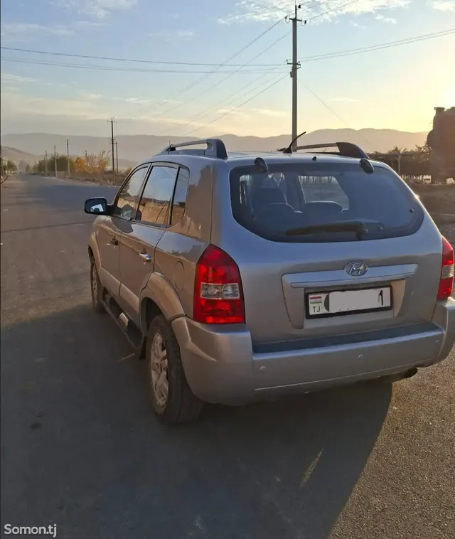 Hyundai Tucson 2009 · 2.0 AT