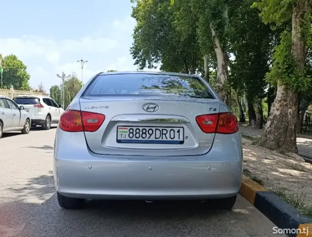 Hyundai Avante 2009 · 1.6 AT
