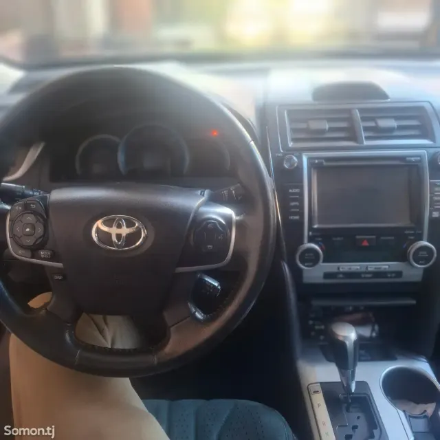 Toyota Camry 2014 · 2.5 AT