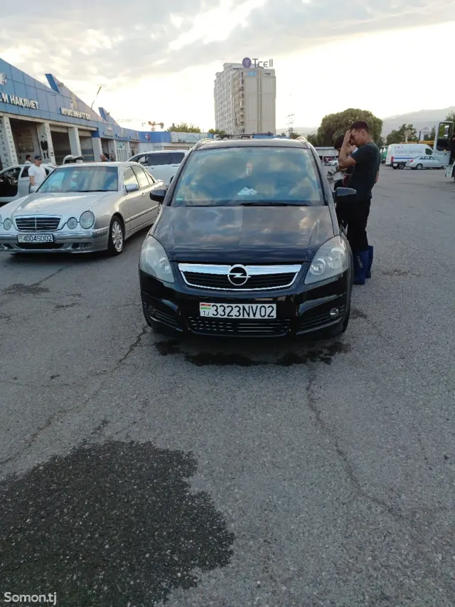 Opel Zafira 2006 · 1.8 MT