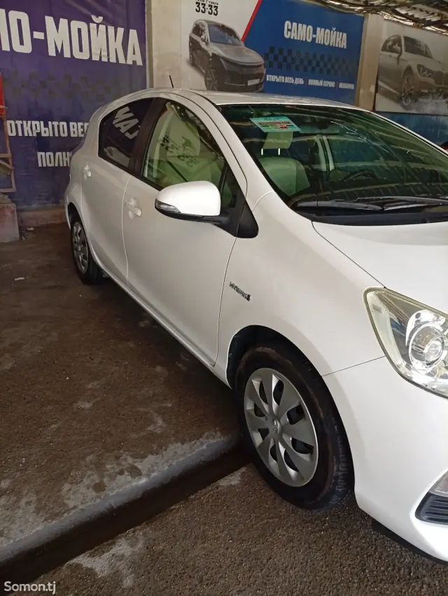 Toyota Aqua 2014 · 1.5 AT