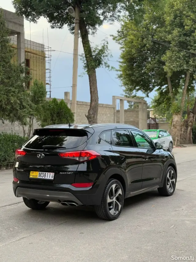 Hyundai Tucson 2016 · 1.6 AT