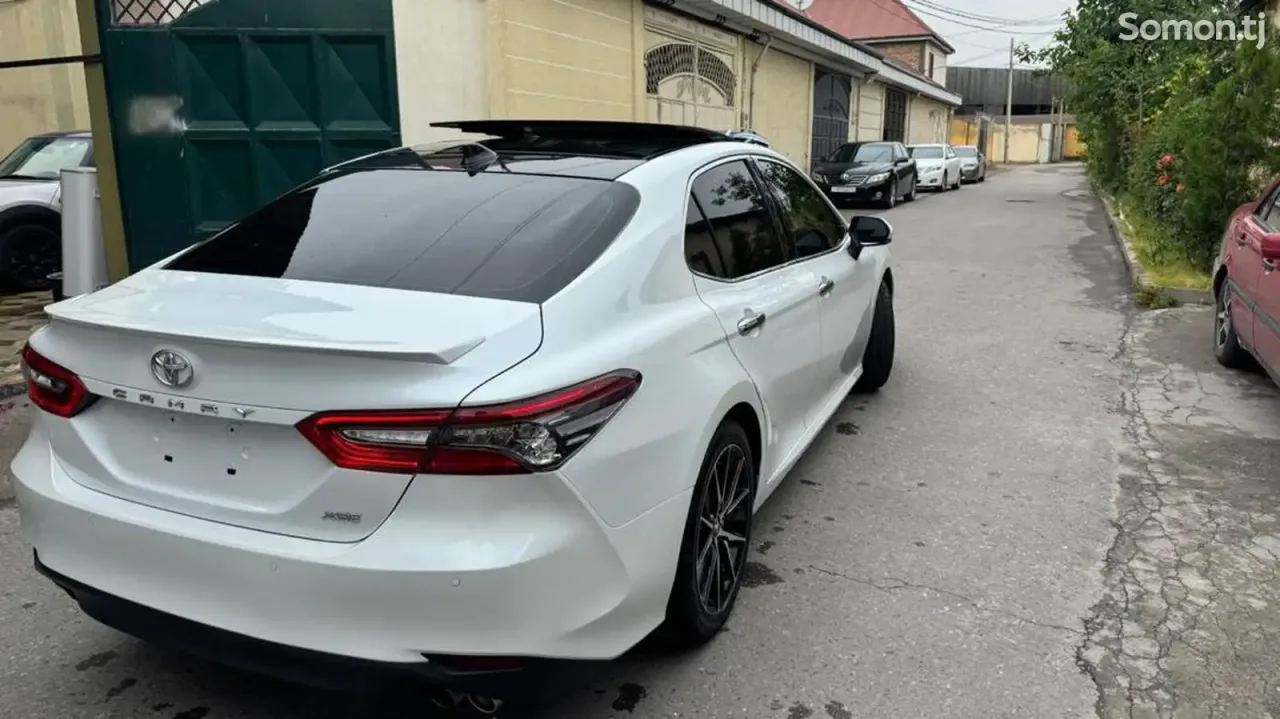 Toyota Camry 2018 · 3.5 AT