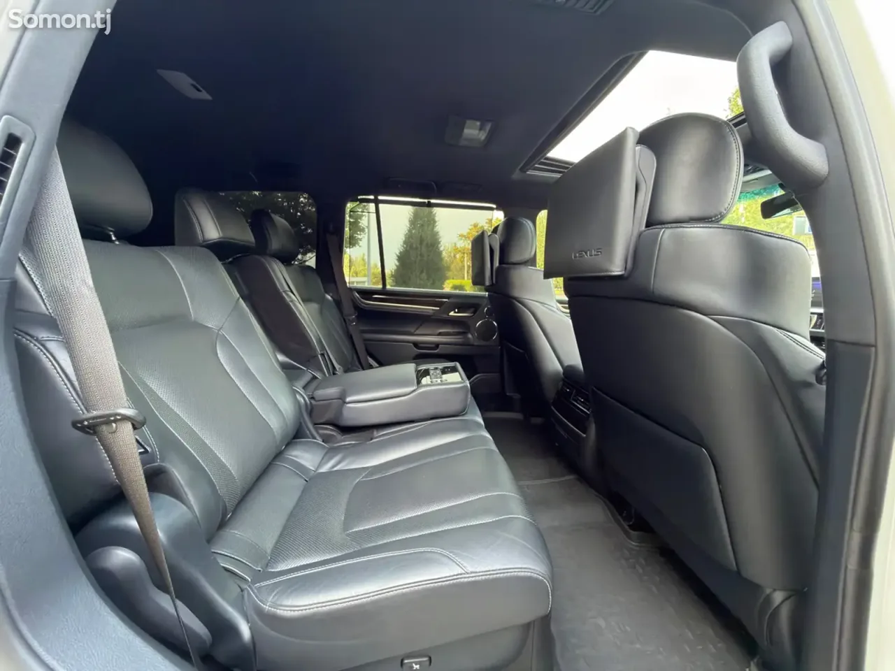 Lexus LX series 2019 · 5.7 AT