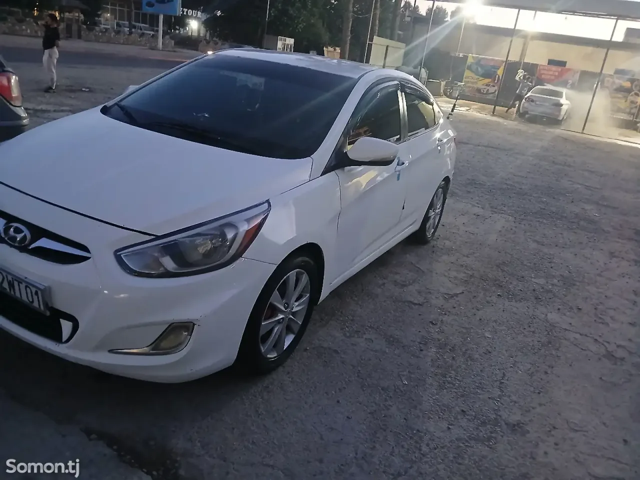 Hyundai Accent 2013 · 1.6 AT