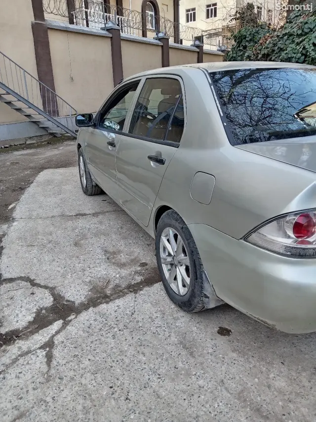 Mitsubishi Lancer 2006 · 1.5 AT
