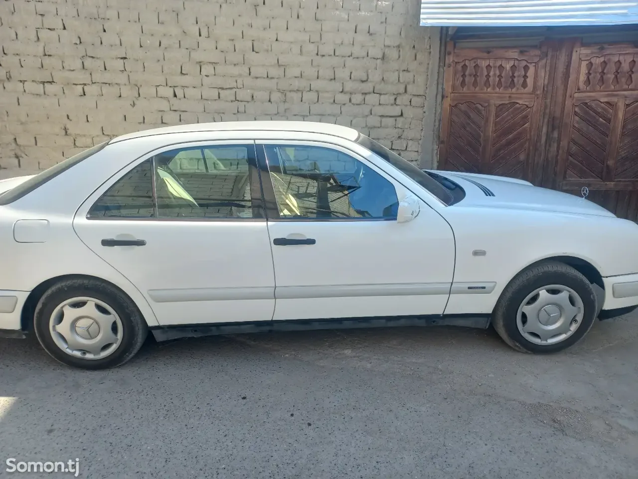 Mercedes-Benz E class 1998 · 2.2 MT