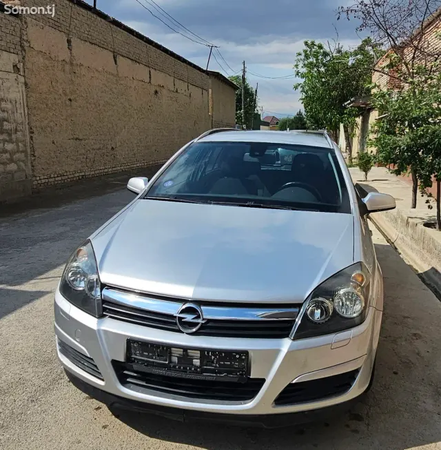 Opel Astra H 2006 · 1.6 MT