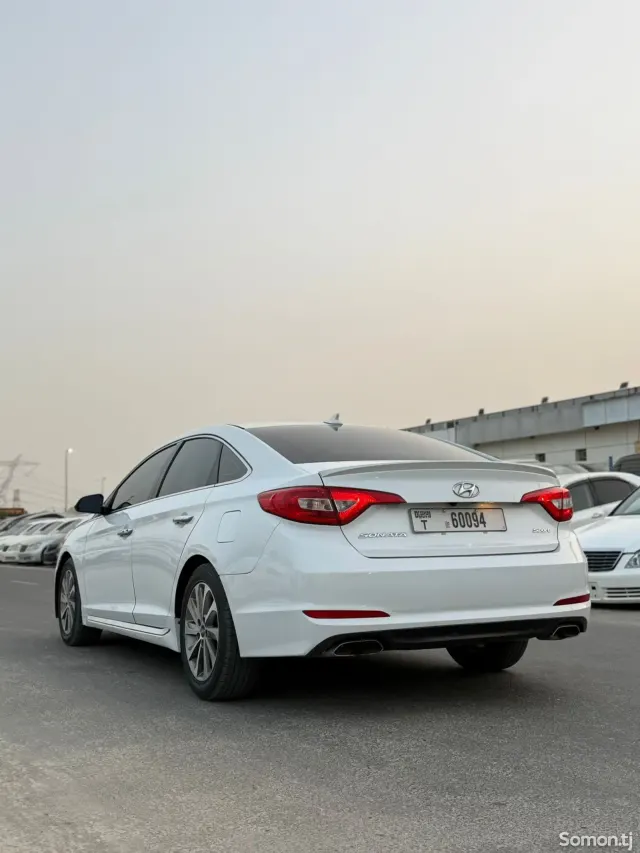 Hyundai Sonata 2014 · 2.4 AT
