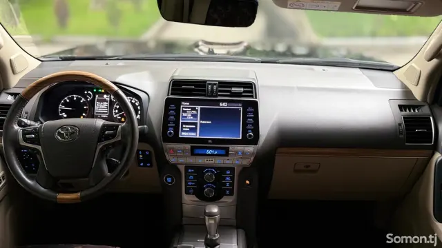 Toyota Land Cruiser Prado 2022 · 2.8 AT
