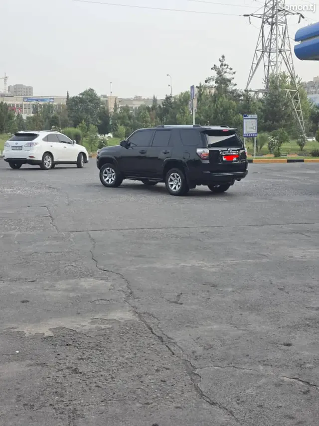 Toyota 4Runner 2014 · 4.0 AT