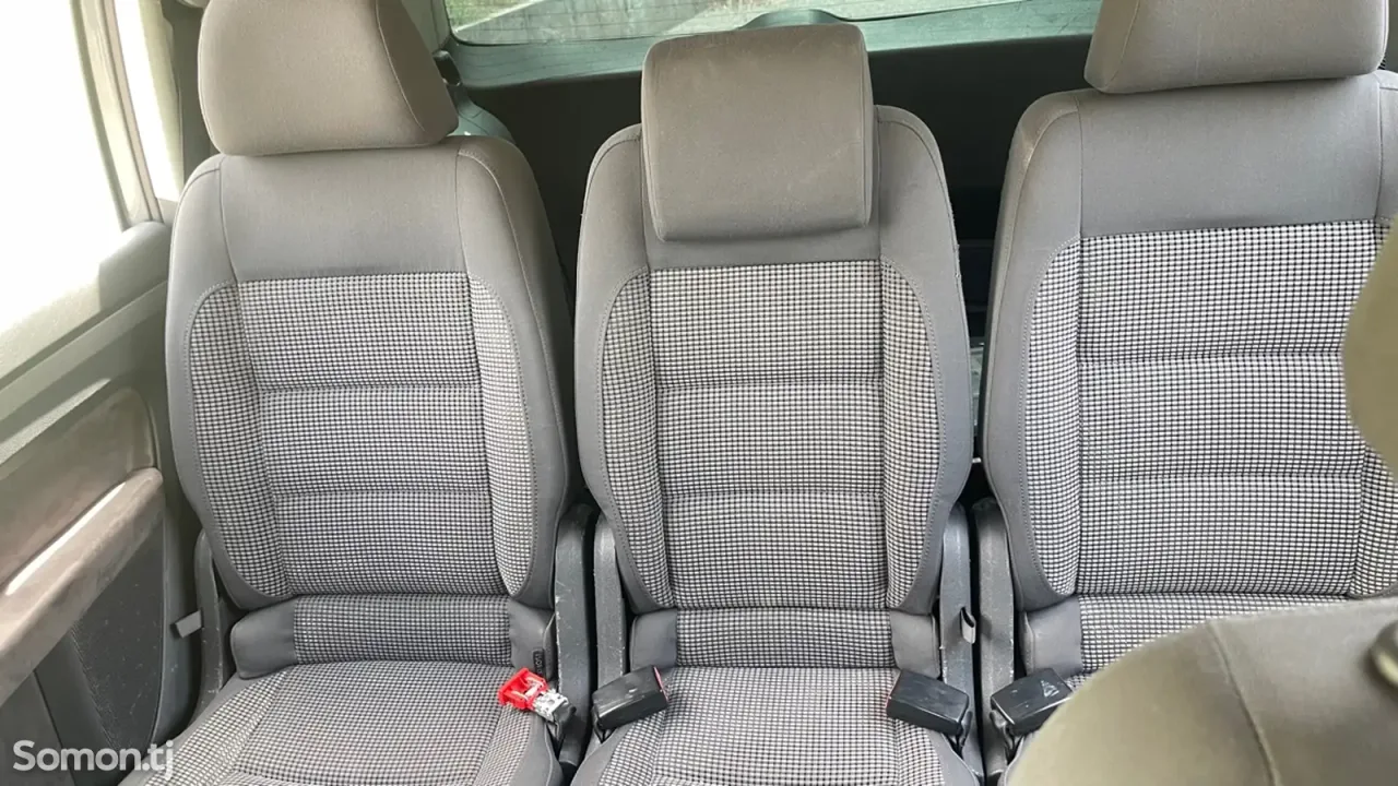 Volkswagen Touran 2006 · 2.0 AT
