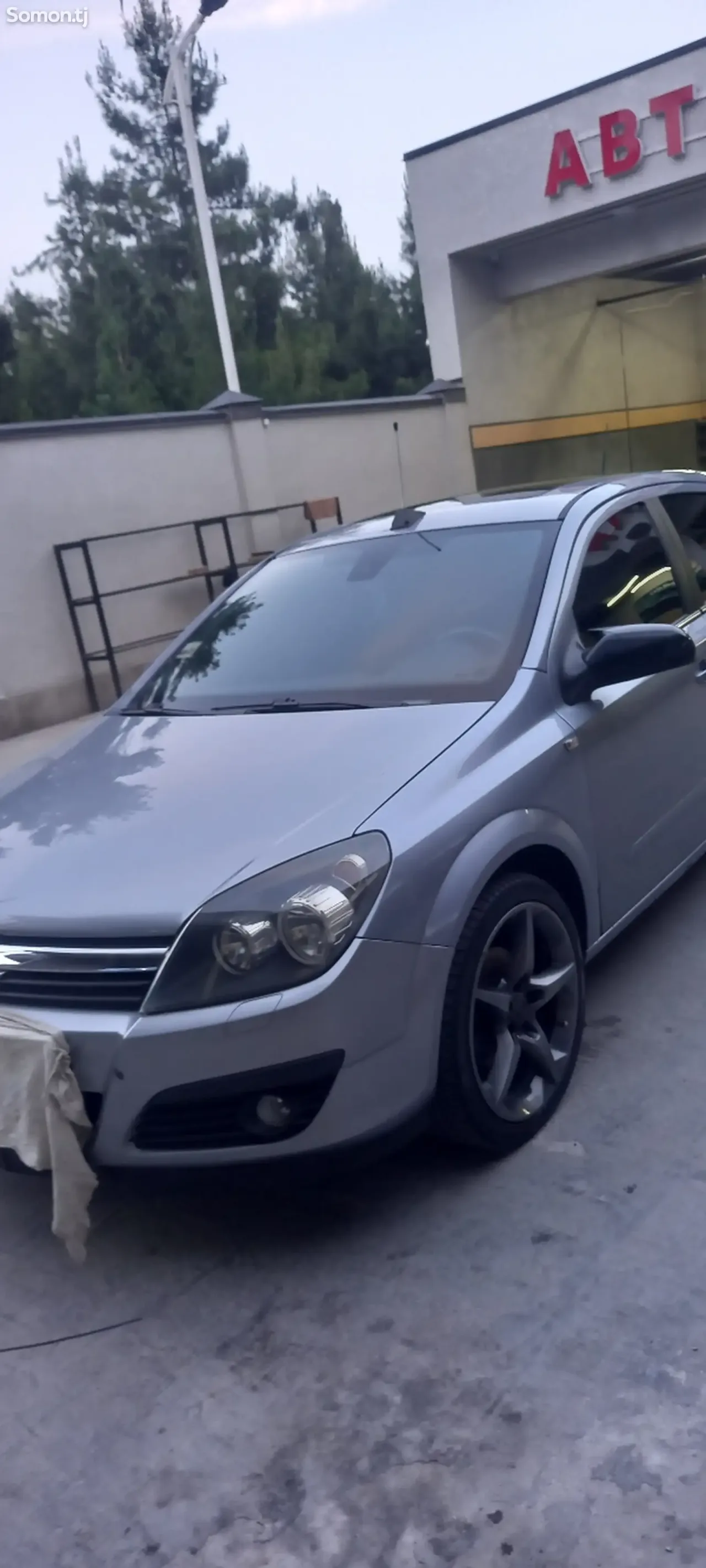 Opel Astra H 2008 · 1.6 MT