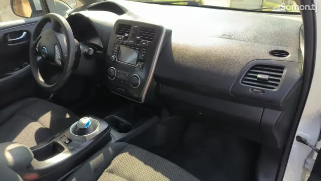 Nissan Leaf 2017 · AT